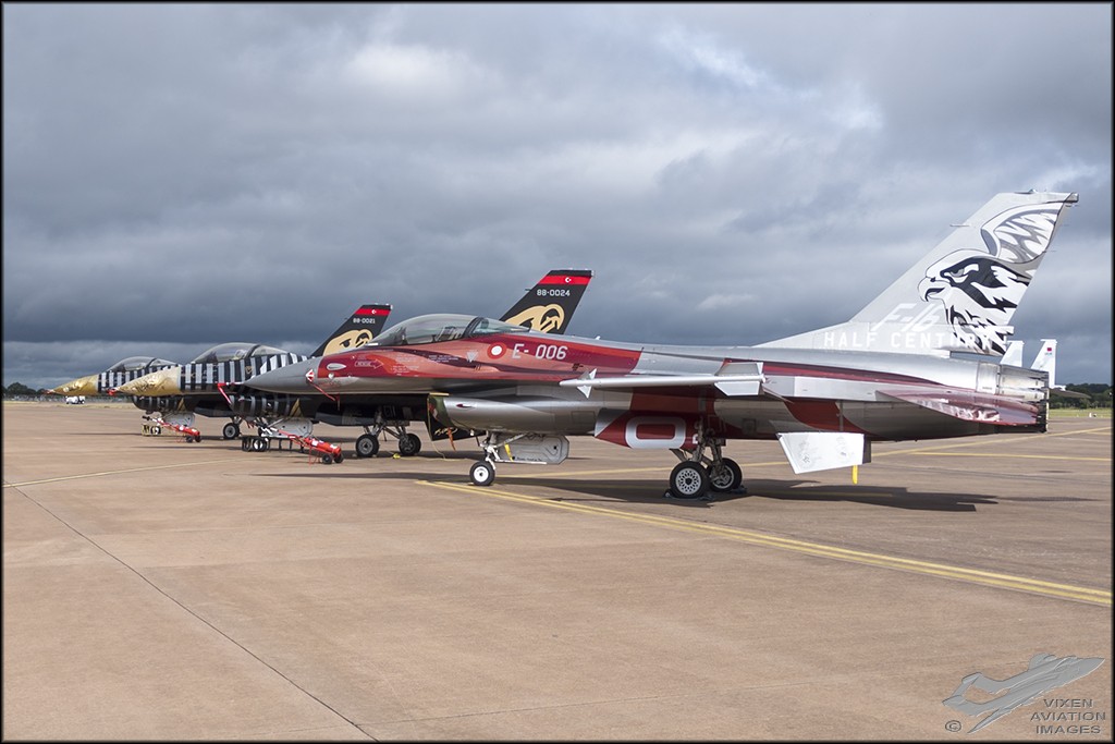 F-16 Fighting Falcons 