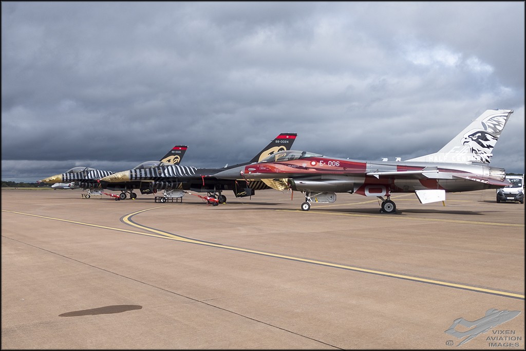 F-16 Fighting Falcons 