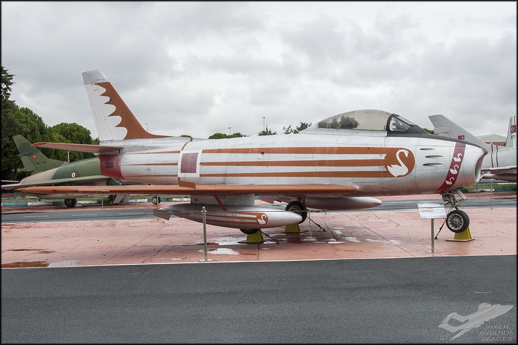 Canadair CL-13 Sabre 