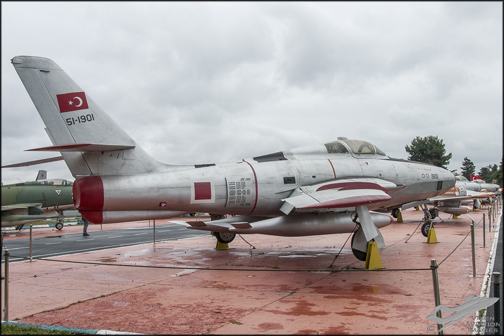 Republic RF-84F Thunderflash 