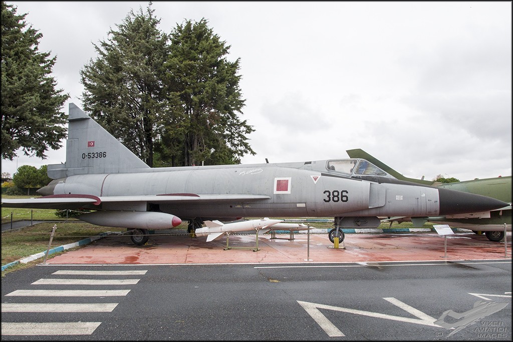 Convair F-102A Delta Dagger 