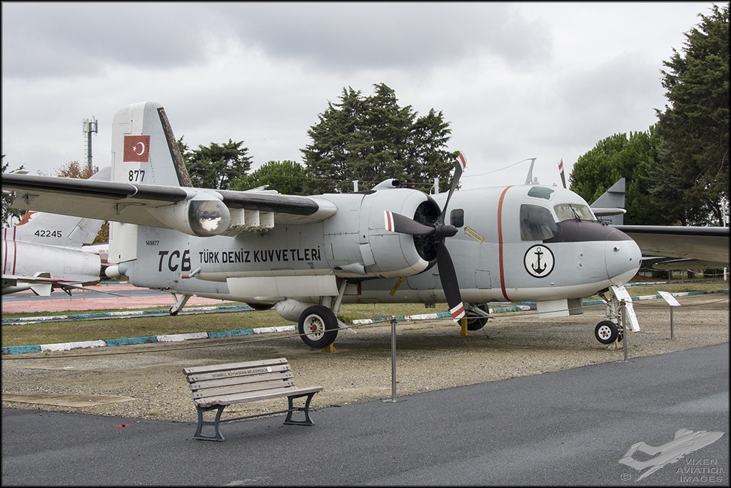 Grumman S-2E tracker 