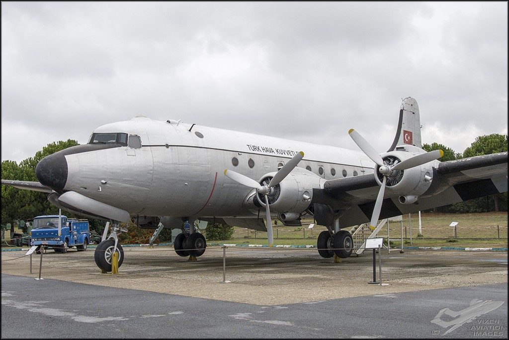 Douglas C-54D Skymaster 