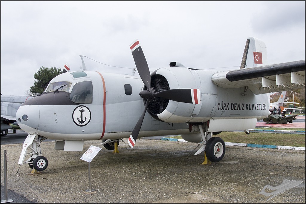 Grumman S-2E tracker 